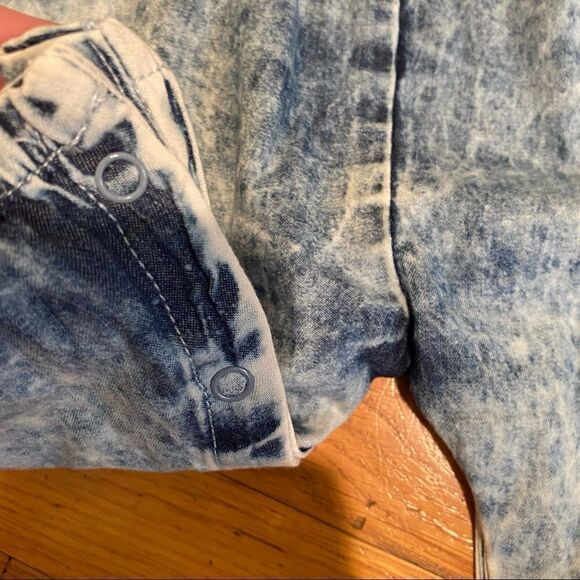 7 For All Mankind Acid Wash chambray Romper 3-6 months NWT - Picture 12 of 14